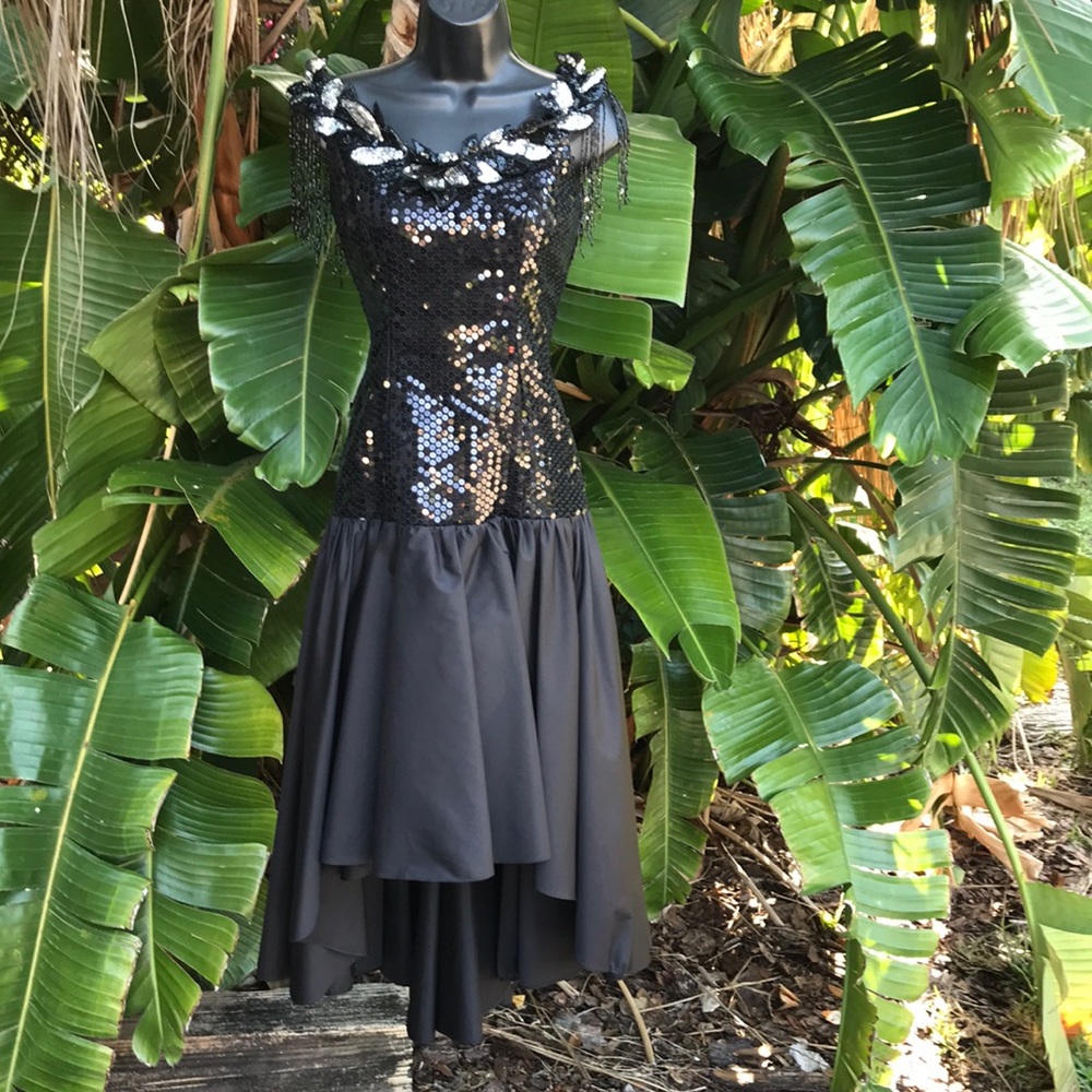Vintage 80s off shoulder sequin fringe Drop waist dark 3d  floral fabulosity